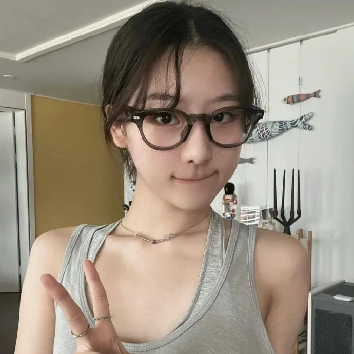 艳妻扮婢记
